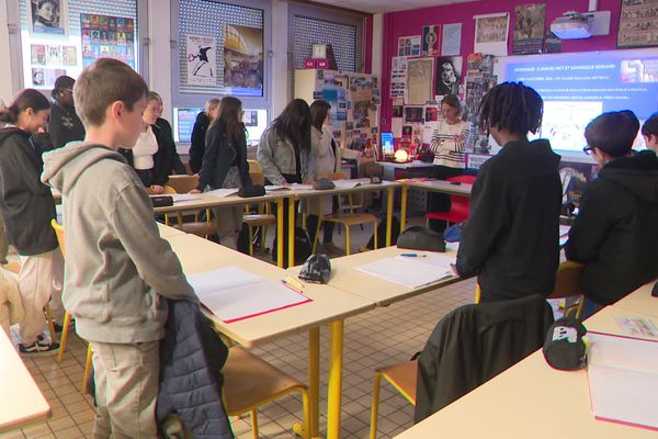 La minute de silence dans un collège de Wattrelos