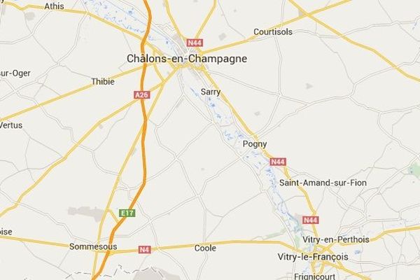 L'accident s'est produit sur la RD977 à Sommesous en direction de Châlons-en-Champagne