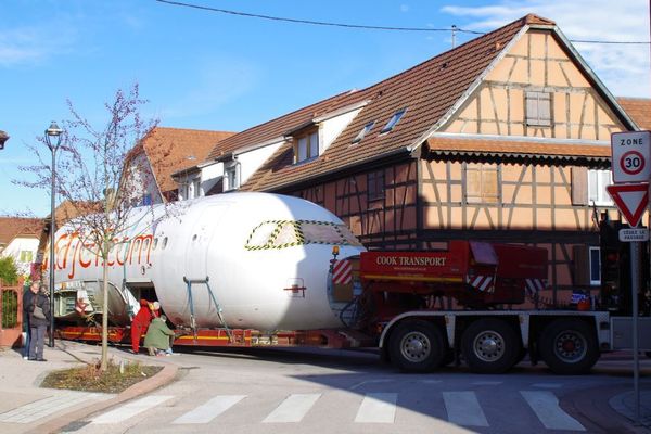 Un fuselage d'Airbus coincé à Meistratzheim