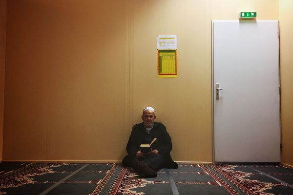 Pour les anciens du quartier, cette salle est moins éloignée que la grande mosquée. 