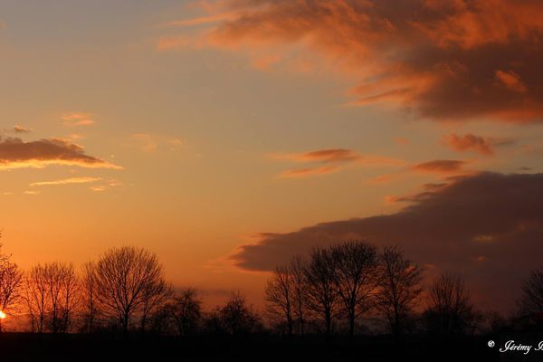 Coucher de soleil à Neuville Saint-Rémy le 26 mars