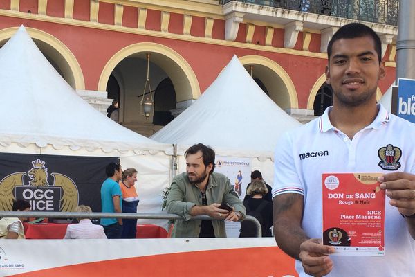 Quand les joueurs de l'OGC Nice se mobilisent pour le don du sang.