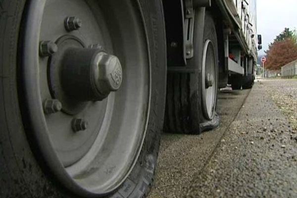 Plusieurs poids lourds vandalisés en Franche-Comté : tous viennent des pays de l'Est