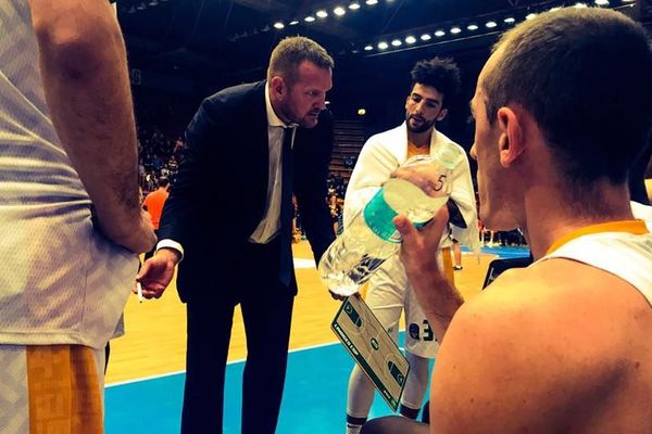 Kyle Milling, le coach du Limoges CSP lors du match contre le KK Cedevita à Zagreb