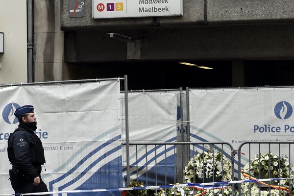 La station de métro bruxelloise de Maelbeek, où 16 personnes ont été tuées dans un attentat suicide le 22 mars 2016.