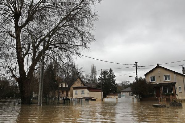 Des inondations à Villeneuve-Saint-Georges, dans le Val-de-Marne, le 25 janvier 2018.