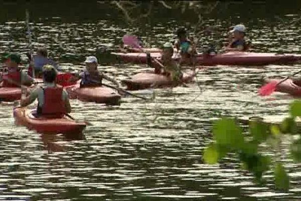 Les jeunes "s'éclatent" en canoé !