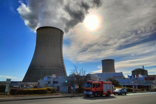 L'extérieur de la centrale nucléaire de Civaux dans la Vienne