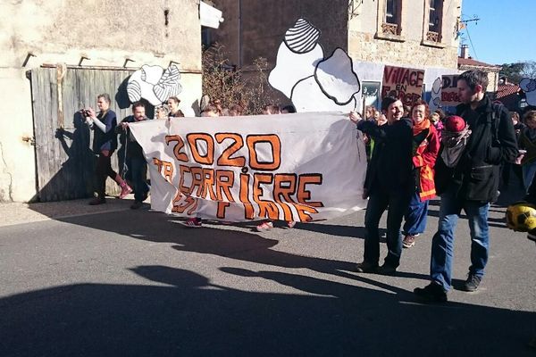 Manifestation contre l'extension de la carrière en février 2017