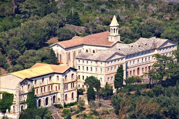 A Brando, l'ancien couvent des Bénédictines pourrait être reconverti en hôtel de luxe.