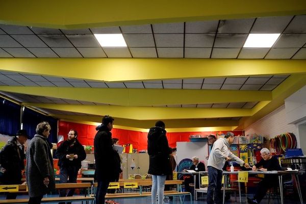 Un bureau de vote à Paris