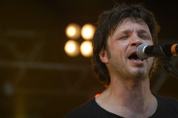 Bertrand Cantat sur scène avec Amadou et Mariam en 2012