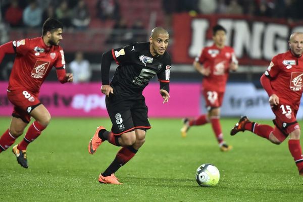 Le milieu de terrain Wahbi Khazri (au centre) lors du 16ème de finale de Coupe de la Ligue face à Dijon - 25/10/2017