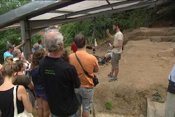 Le site archéologique de la grotte Bouyssonie est accessible au public