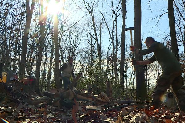 L'affouage, c'est le fait de couper soi-même son bois de chauffage selon des règles strictes.