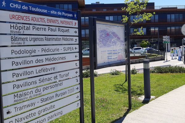 Un homme de 70 ans, positif au coronavirus, a été hospitalisé au CHU deToulouse ce jeudi soir.