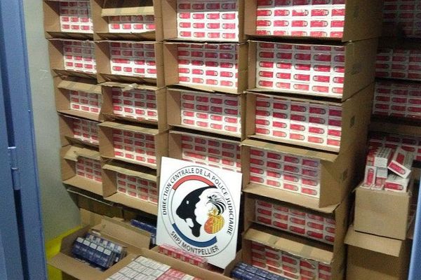 Nîmes - saisie d'un million de cigarettes par le SRPJ de Montpellier et démantèlement d'un réseau de contrebande - 20 mars 2017.