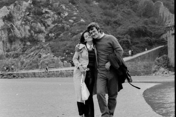 Août 1971, balade en amoureux au Mont-Saint-Michel. 