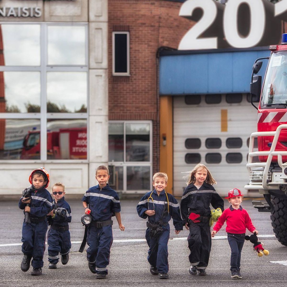 Denain Les Enfants Mis En Avant Dans Le Calendrier Des Sapeurs Pompiers 17