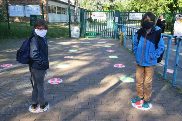 Rentrée scolaire de deconfinement à l'ecole primaire Reaumur d'Amiens