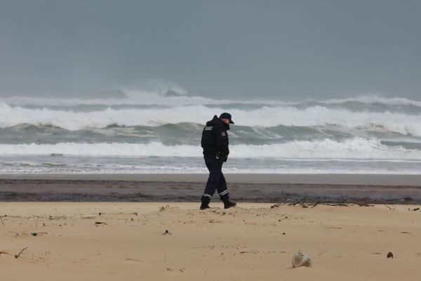 4,5 kg de cocaïne ont été retrouvés sur la plage de l'Amélie, à Soulac-sur-Mer. (image d'illustration)