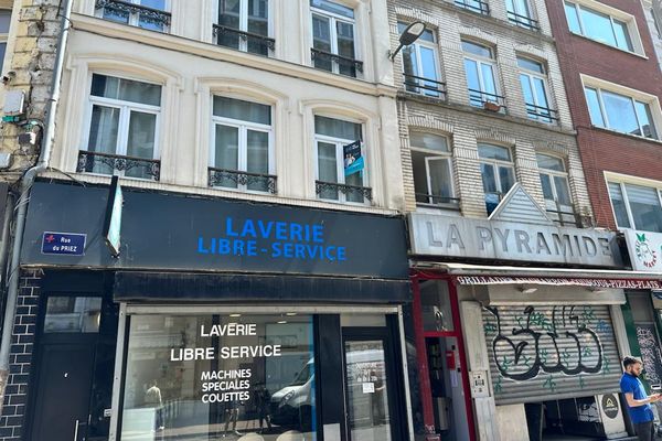 Sur place les experts de la ville auraient constaté une fragilité au niveau des fondations du mur commun au restaurant et à la blanchisserie.