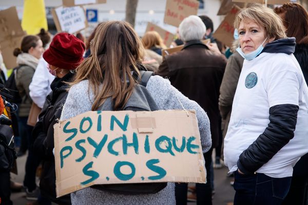 Depuis plusieurs années, les médecins et personnels paramédicaux de la pyschiatrie alerte sur l'état de leur profession.