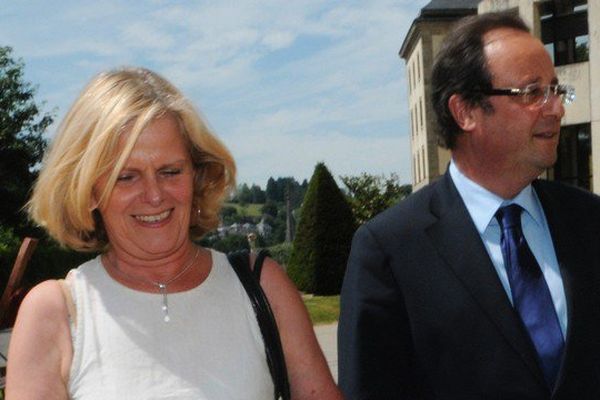 Dominique Grador, actuelle première adjointe au maire de Tulle, obtient le grade de chevalier de la légion d'honneur (photo d'archive de 2009 avec François Hollande, alors président du Conseil Général de la Corrèze).