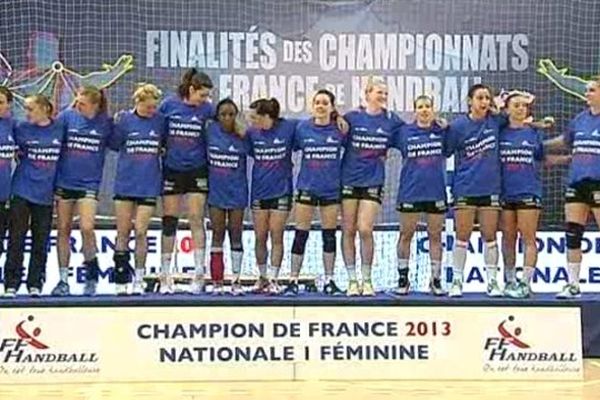 Les joueuses de l'ATH championnes de France de N1F