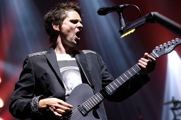 Matthew Bellamy, le chanteur de Muse, à l'Olympia le 2 octobre 2012.