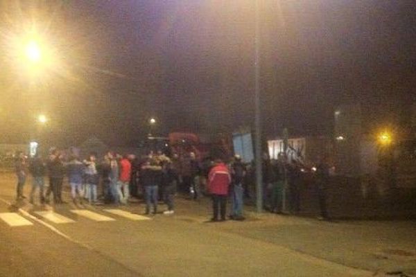 Action de nuit des agriculteurs devant plusieurs supermarchés de Haute-Saône