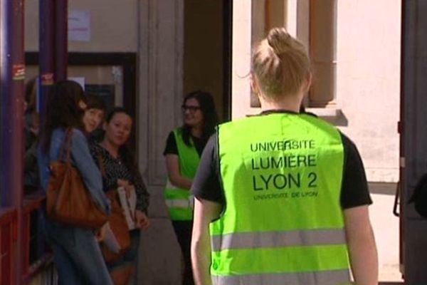 Lyon II : une journée d'intégration pour les nouveaux étudiants encadrée par les anciens. 