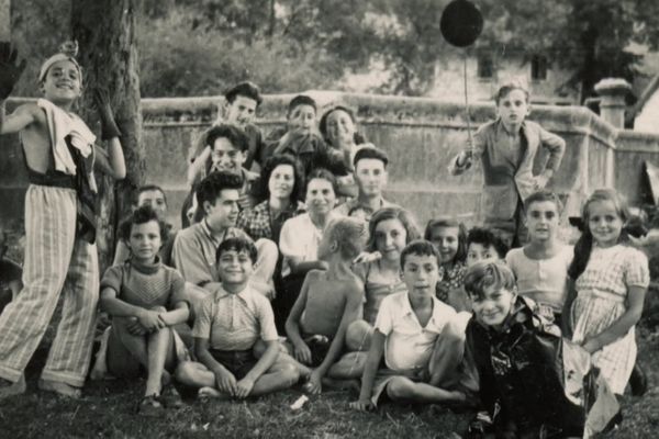 La Maison d'Izieu, un refuge pour une centaine d'enfants juifs entre mai 1943 et avril 1944. La "Colonie des enfants réfugiés de l’Hérault" a été ouverte par Sabine et Miron Zlatin.