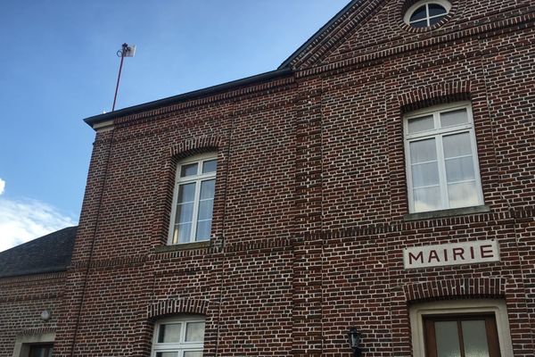 L'une des caméras est installée sur la mairie d'Estréboeuf.