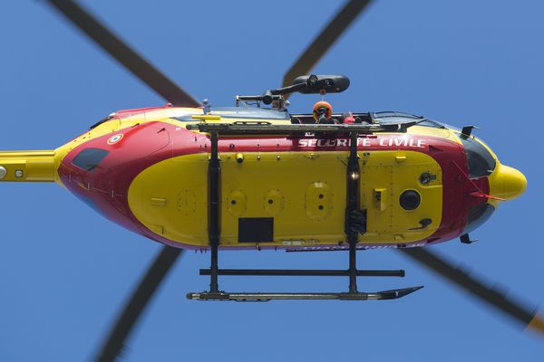 L'hélicoptère de la sécurité civile est intervenu sur place.