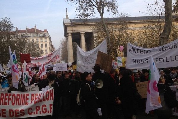 Journée "prépa morte" : la manifestation lyonnaise a démarré peu avant 11h30. Direction le Rectorat...