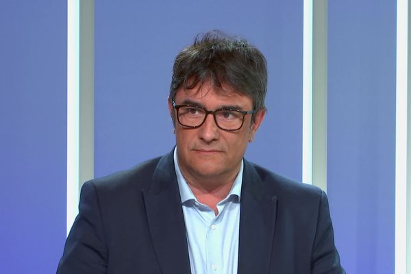 20ᵉ sur la liste EELV menée par Marie Toussaint, l'eurodéputé François Thiollet fait campagne pour inverser la dynamique des sondages. Il était l'invité de Fabrice Bidault dans ICI19/20 en Limousin ce mercredi 29 mai.