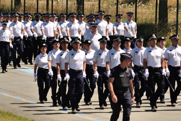 Répétition du défilé du 14 juillet 2022 au camp militaire de Satory pour les élèves de l'école nationale de police de Rouen-Oissel