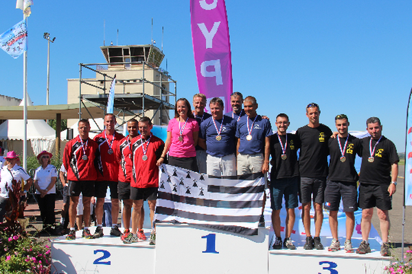 Quatre Morbihannais sur la première marche du podium