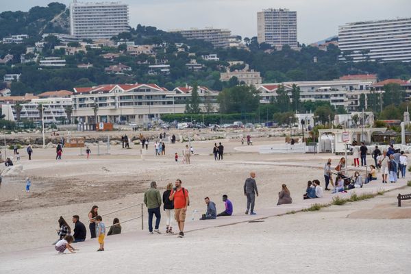 Fini le masque sur les plages des Bouches-du-Rhône.