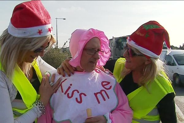 Solidarité entre Gilets jaunes au péage de Perpignan Nord