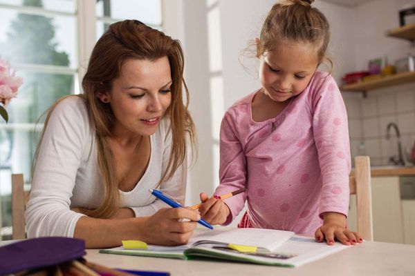 Pas simple de se concentrer en télétravail avec les enfants à proximité.