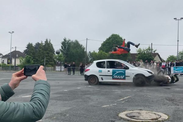 L'impact à seulement 50 km heures est très violent.