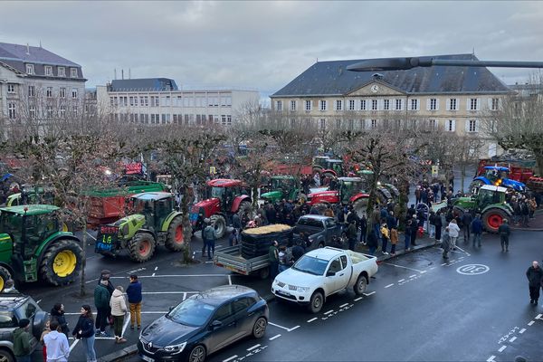 EN IMAGES. Routiers solidaires sur l'A20, 300 tracteurs dans Guéret, on vous résume la mobilisation des agriculteurs ce mercredi