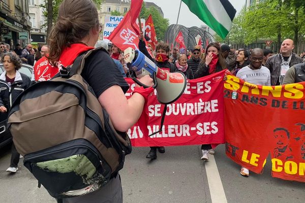 Beaucoup de monde dans le cortège lillois ce 1er mai.