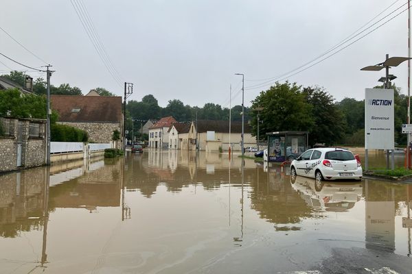 Le département est en proie à de fortes inondations.