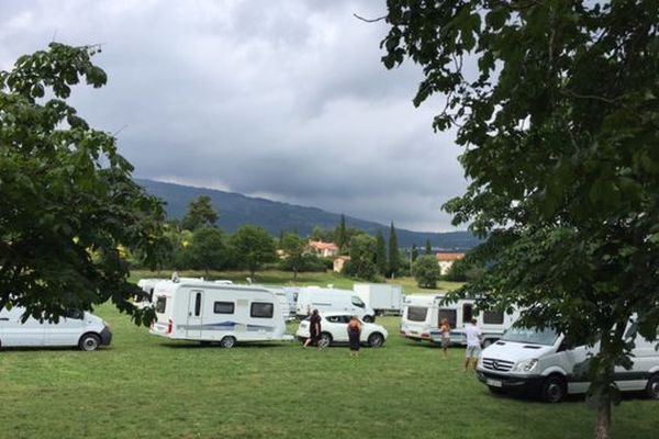 Ce mardi, quand les gens du voyage sont arrivés à Cabris.