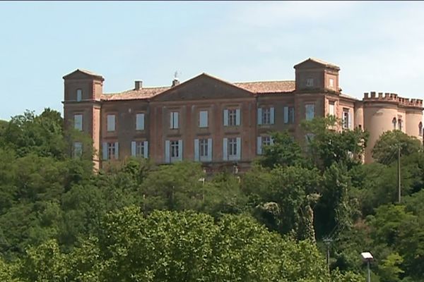 A Castenau-d'Estrétefonds, le très riche patrimoine occupé par les Soeurs rebelles 