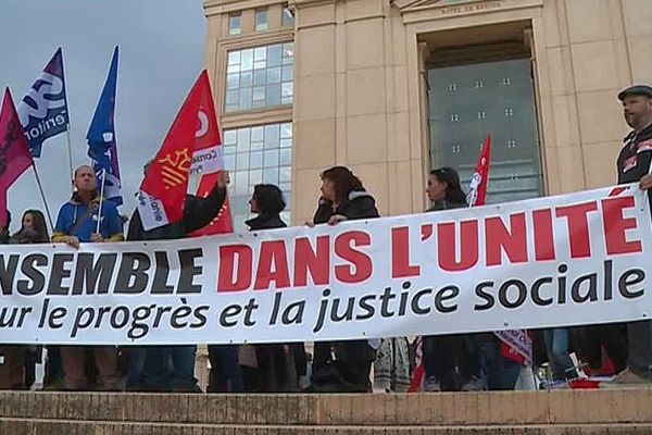 Montpellier - manifestation des agents des lycées d'Occitanie devant l'ancien hôtel de région - 23 novembre 2017.