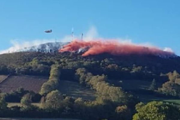 Les avions ont de nouveau lutté contre le feu dans le Tarn